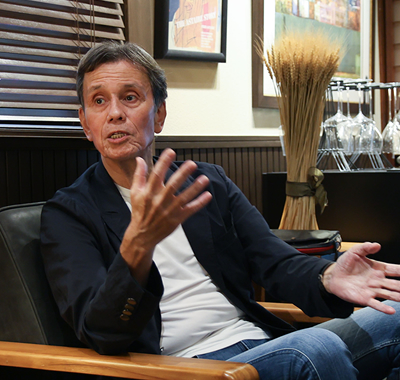 対談中のヒロ寺平氏