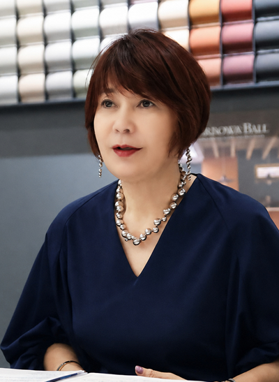 秋山千惠美氏