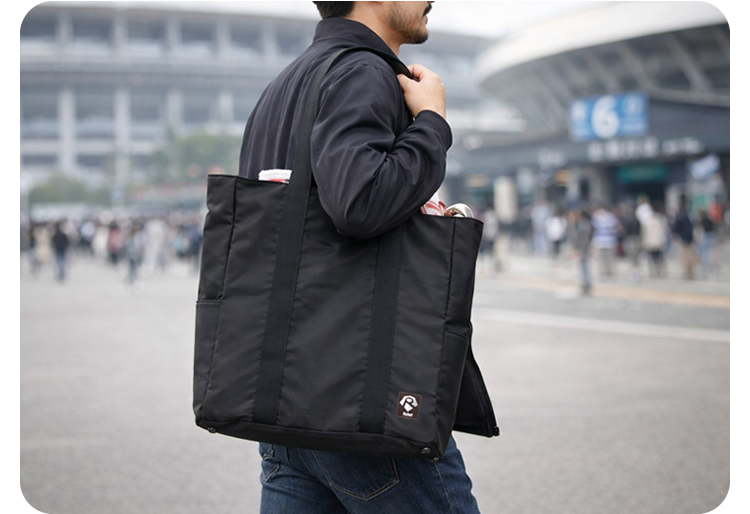 スポ活トートバッグ 使用イメージ（スタジアム）